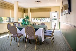 Holiday Inn Express & Suites Cocoa by IHG