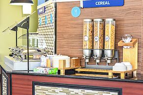 Holiday Inn Express & Suites Cocoa by IHG