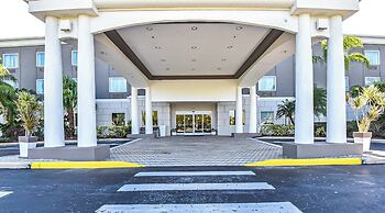 Holiday Inn Express & Suites Cocoa by IHG