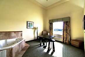 Holiday Inn Express & Suites Cocoa by IHG