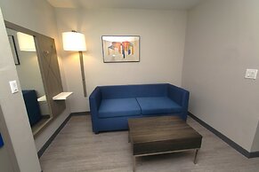 Holiday Inn Express & Suites Cocoa by IHG
