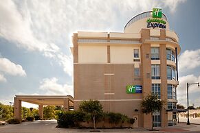 Holiday Inn Express San Antonio Rivercenter Area, an IHG Hotel