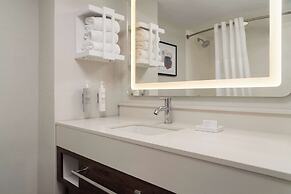 Hampton Inn & Suites Newport/Middletown