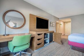 Hampton Inn East Aurora
