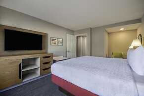 Hampton Inn East Aurora