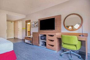 Hampton Inn East Aurora
