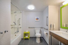 Hampton Inn East Aurora