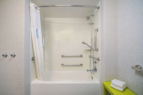 Hampton Inn East Aurora