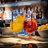 Sardegna Hotel, Suites & Restaurant