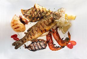 Sardegna Hotel, Suites & Restaurant