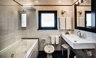 Sardegna Hotel, Suites & Restaurant