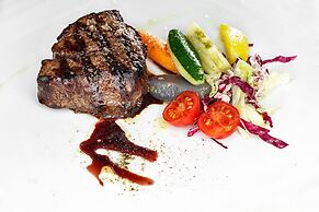 Sardegna Hotel, Suites & Restaurant