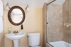 Centrella Hotel, A Kirkwood Collection Hotel