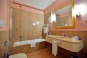 Grand Hotel Villa Torretta Milan Sesto, Curio Collection by Hilton