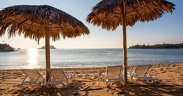 Park Royal Beach Huatulco – All Inclusive