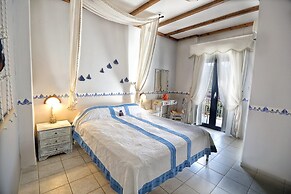 Argo Rooms & Studios