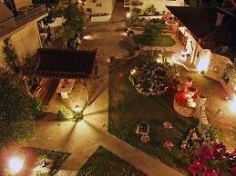 Argo Rooms & Studios