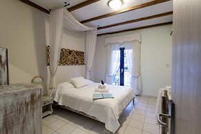 Argo Rooms & Studios