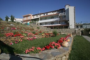 Argo Rooms & Studios