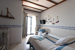 Argo Rooms & Studios