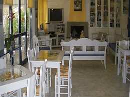 Argo Rooms & Studios