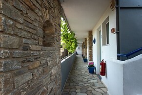 Argo Rooms & Studios