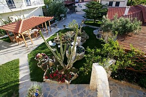 Argo Rooms & Studios