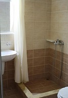 Argo Rooms & Studios