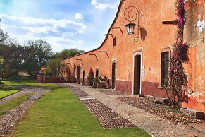 Hacienda Sepulveda Hotel & SPA