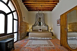 Hacienda Sepulveda Hotel & SPA