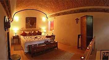 Hacienda Sepulveda Hotel & SPA