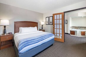 AmericInn by Wyndham Dickinson