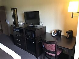 AmericInn by Wyndham West Bend