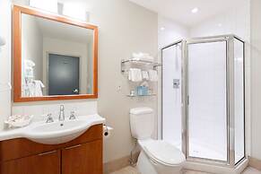 Ocean Promenade Hotel