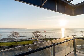 Ocean Promenade Hotel