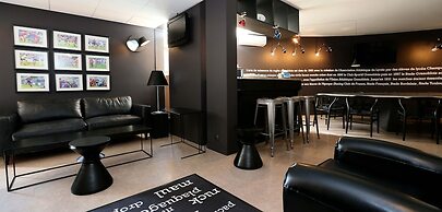 PoMo Hotel & Restaurant