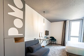 PoMo Hotel & Restaurant