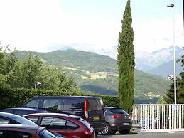 PoMo Hotel & Restaurant