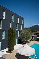 PoMo Hotel & Restaurant
