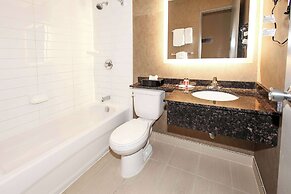 Howard Johnson by Wyndham Winnipeg West