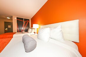 Howard Johnson by Wyndham Winnipeg West