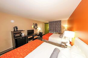 Howard Johnson by Wyndham Winnipeg West