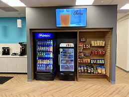 Howard Johnson by Wyndham Winnipeg West