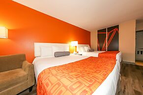 Howard Johnson by Wyndham Winnipeg West