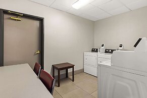 Country Inn & Suites by Radisson, Hinesville, GA