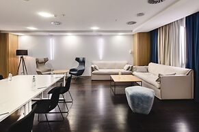 Courtyard by Marriott Warsaw Airport