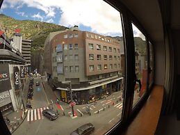Somriu Hotel City M28