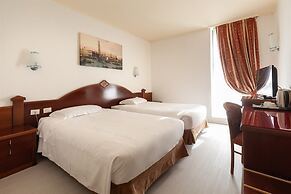 Noventa Hotel