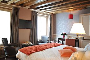 Hotel De L'Universite