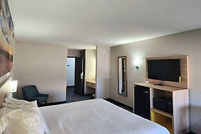 Days Inn & Suites by Wyndham New Iberia